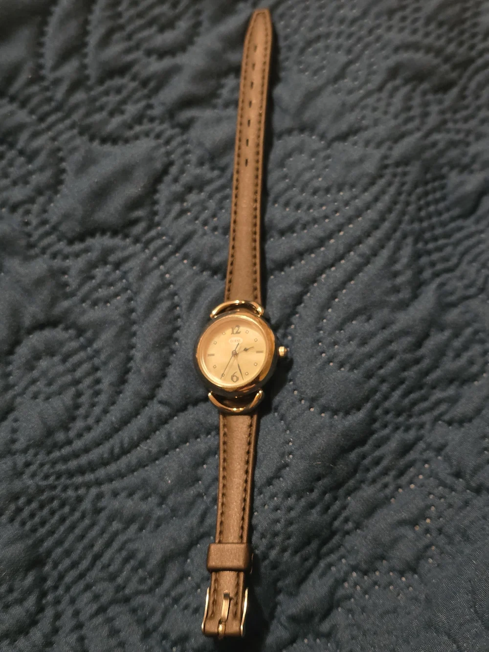 Guess Women's Brown Leather Strap Watch - Brown Small Wrist Need Battery